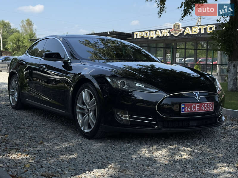 Tesla Model S 2016