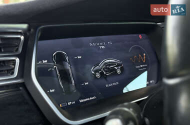 Лифтбек Tesla Model S 2016 в 