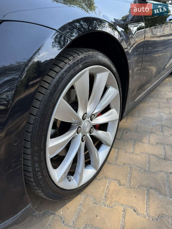 Лифтбек Tesla Model S 2015 в Одессе