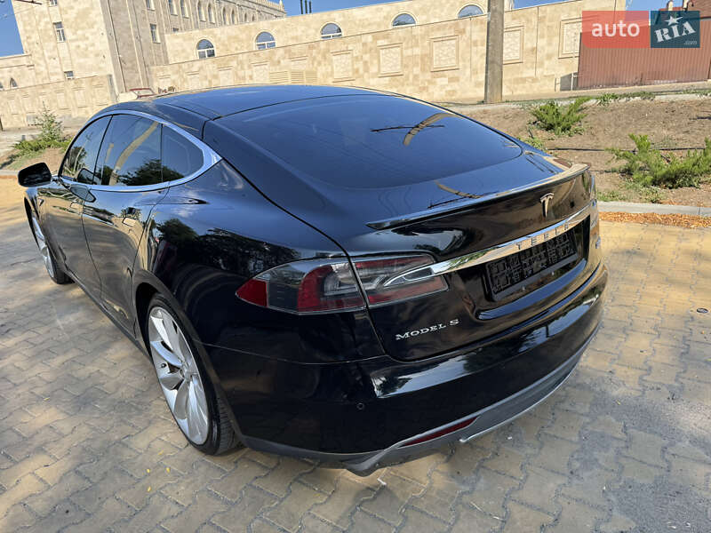 Лифтбек Tesla Model S 2015 в Одессе