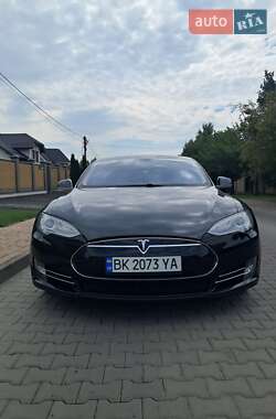 Лифтбек Tesla Model S 2013 в 