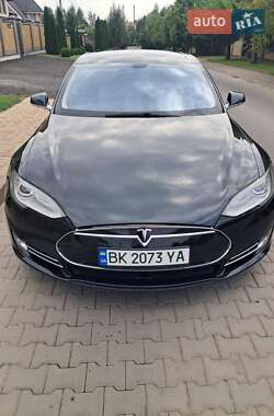 Лифтбек Tesla Model S 2013 в 