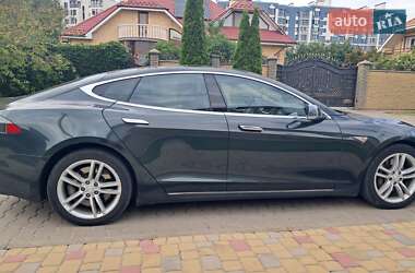 Лифтбек Tesla Model S 2013 в 