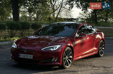 Лифтбек Tesla Model S 2017 в 