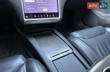 Лифтбек Tesla Model S 2017 в 