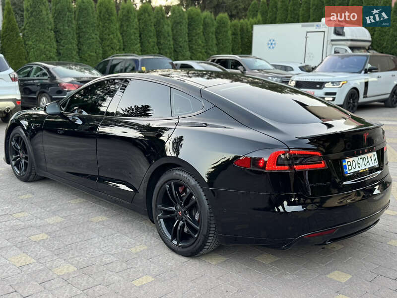 Лифтбек Tesla Model S 2015 в Тернополе