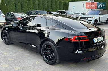 Лифтбек Tesla Model S 2015 в 