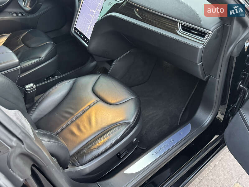 Лифтбек Tesla Model S 2015 в Тернополе