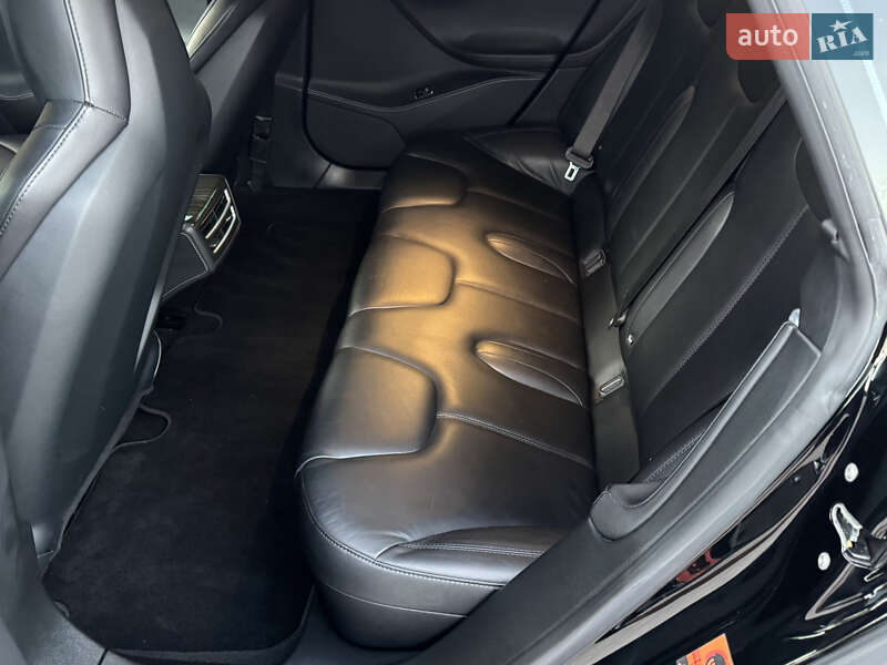 Лифтбек Tesla Model S 2015 в Тернополе