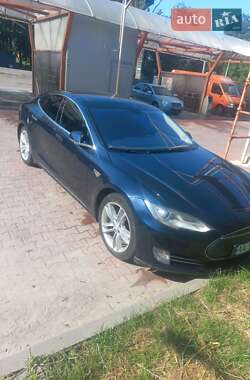 Лифтбек Tesla Model S 2014 в 