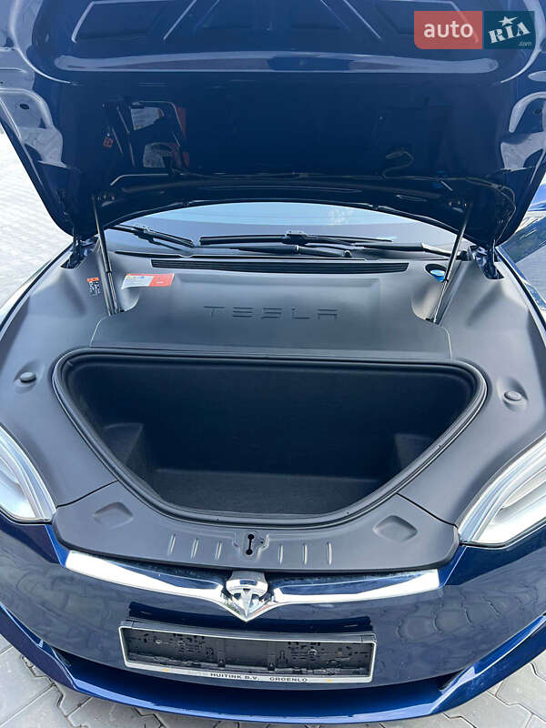 Ліфтбек Tesla Model S 2018 в Чернівцях