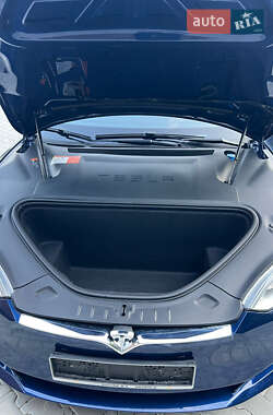 Лифтбек Tesla Model S 2018 в 