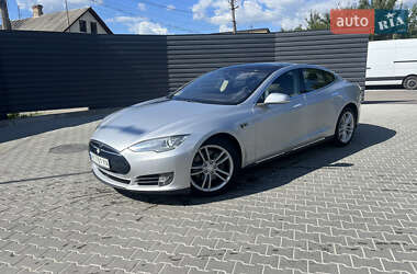 Лифтбек Tesla Model S 2014 в 