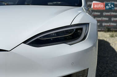 Лифтбек Tesla Model S 2017 в 