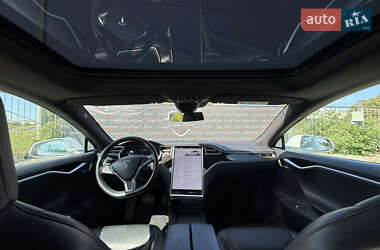 Лифтбек Tesla Model S 2017 в 