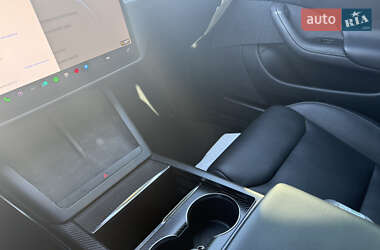 Лифтбек Tesla Model S 2021 в 