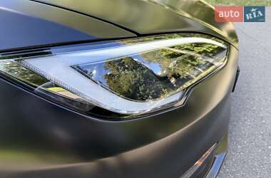 Лифтбек Tesla Model S 2024 в 