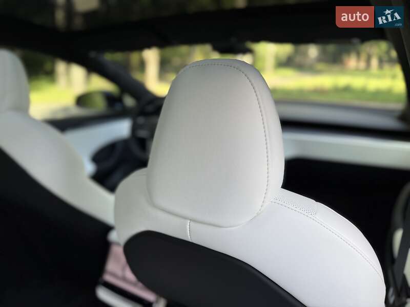 Ліфтбек Tesla Model S 2024 в Києві