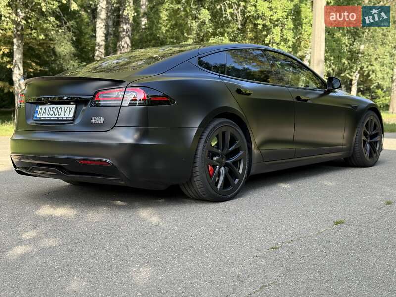 Лифтбек Tesla Model S 2024 в 