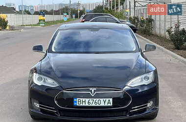 Лифтбек Tesla Model S 2013 в 