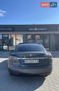 Лифтбек Tesla Model S 2019 в 