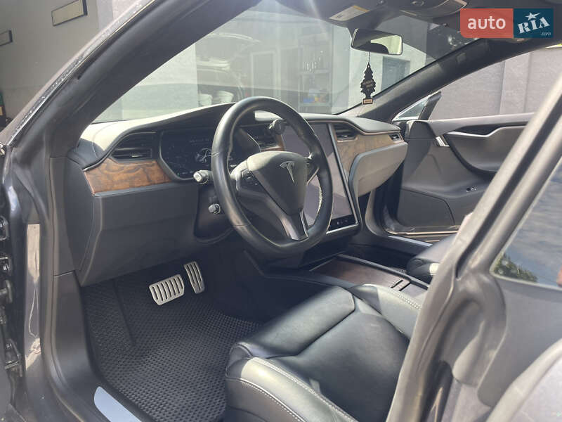 Ліфтбек Tesla Model S 2019 в Ужгороді