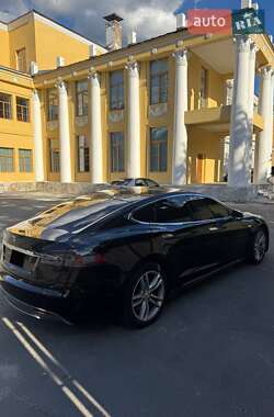 Лифтбек Tesla Model S 2013 в 
