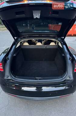 Лифтбек Tesla Model S 2013 в 