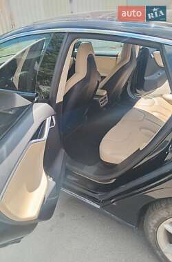 Лифтбек Tesla Model S 2013 в 