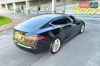 Лифтбек Tesla Model S 2014 в 