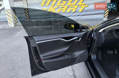Лифтбек Tesla Model S 2014 в 