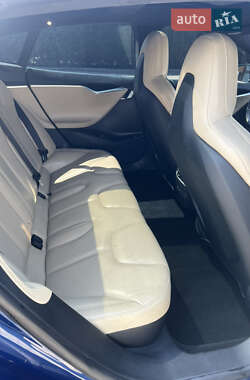 Лифтбек Tesla Model S 2016 в 