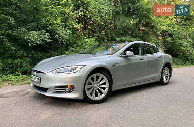 Лифтбек Tesla Model S 2016 в 