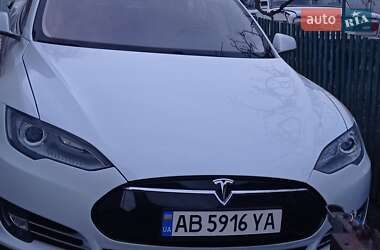 Лифтбек Tesla Model S 2013 в 