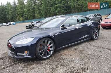 Tesla Model S 2015