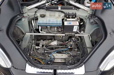 Лифтбек Tesla Model S 2015 в 