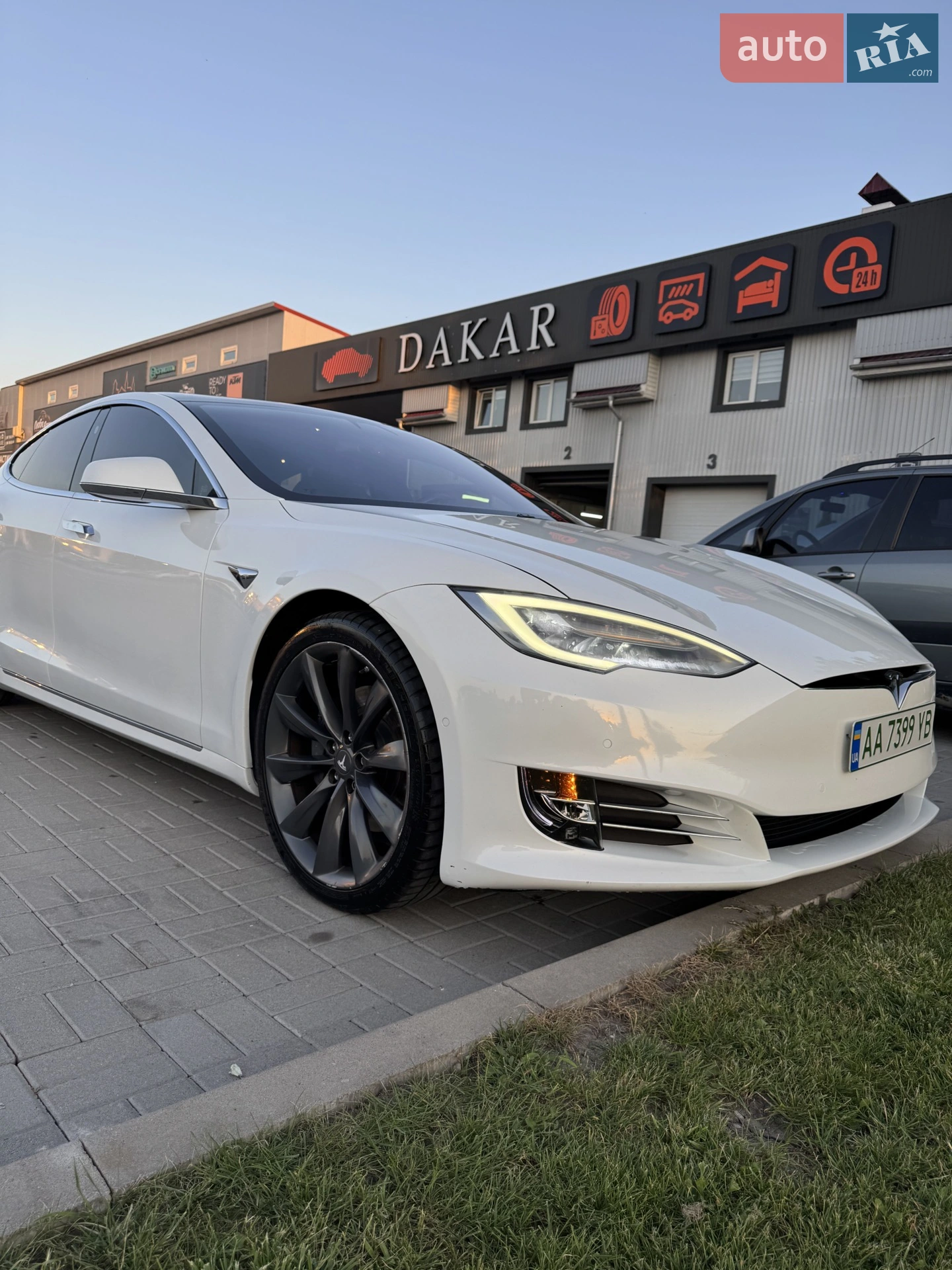 2020 Tesla Model S - мініатюра 10