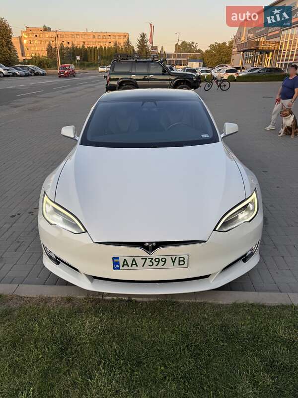 Лифтбек Tesla Model S 2020 в Каменец-Подольском фото 13 Лифтбек Tesla Model S 2020 в Каменец-Подольском