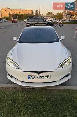 Лифтбек Tesla Model S 2020 в 