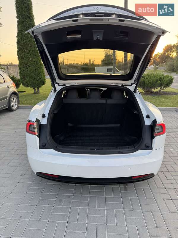 Лифтбек Tesla Model S 2020 в Каменец-Подольском фото 18 Лифтбек Tesla Model S 2020 в Каменец-Подольском