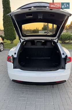 Лифтбек Tesla Model S 2020 в 