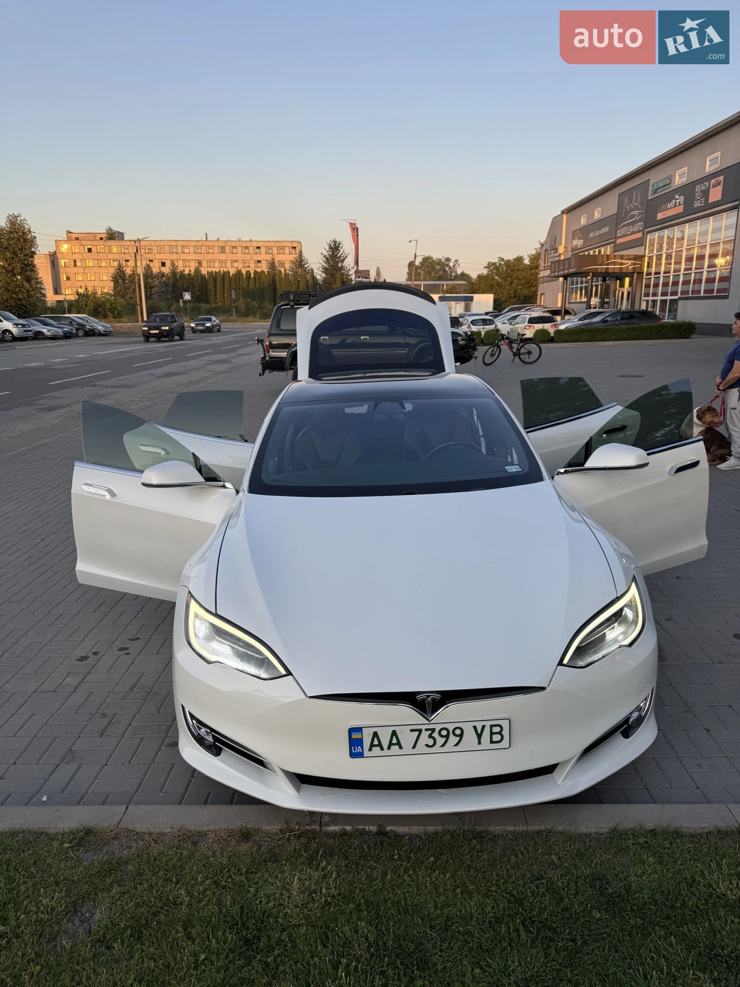 2020 Tesla Model S - мініатюра 19