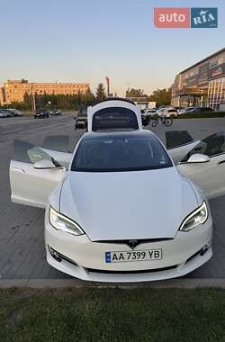 Лифтбек Tesla Model S 2020 в 