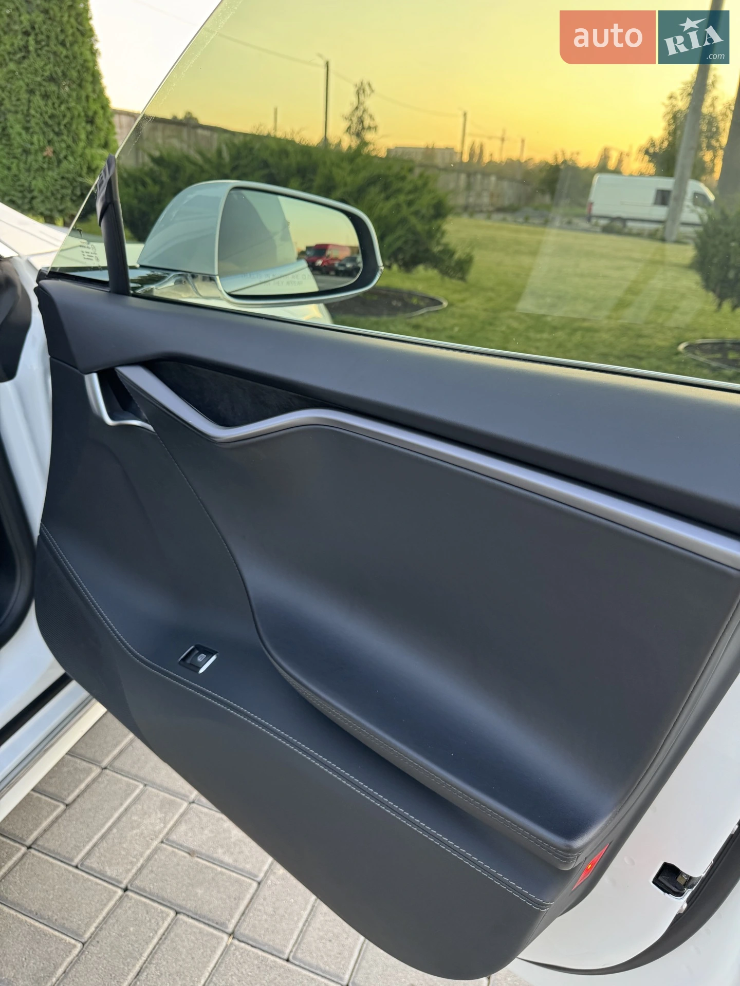 2020 Tesla Model S - мініатюра 24