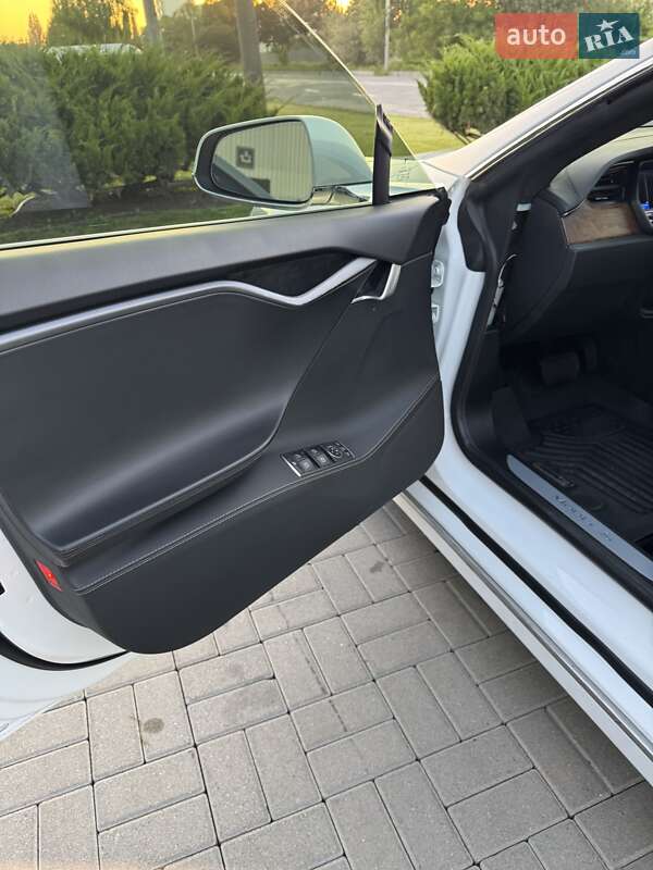 Лифтбек Tesla Model S 2020 в Каменец-Подольском фото 27 Лифтбек Tesla Model S 2020 в Каменец-Подольском