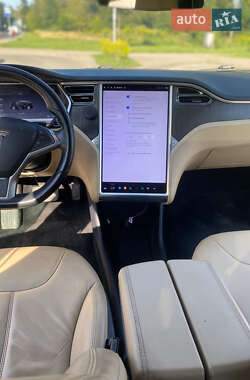 Лифтбек Tesla Model S 2013 в 