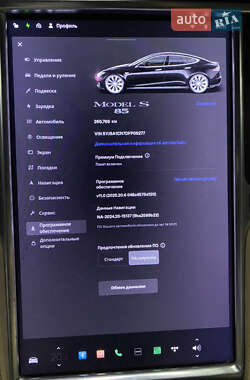 Лифтбек Tesla Model S 2013 в 