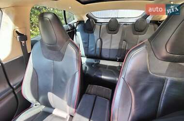 Лифтбек Tesla Model S 2012 в 