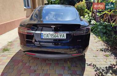 Лифтбек Tesla Model S 2012 в 