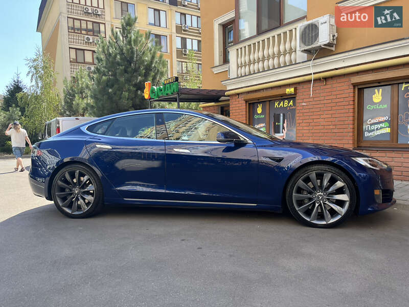 Лифтбек Tesla Model S 2017 в Одессе